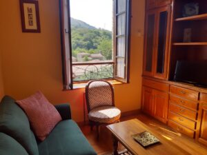 Salón Apartamento 1 de los Apartamentos Rurales La Escuela